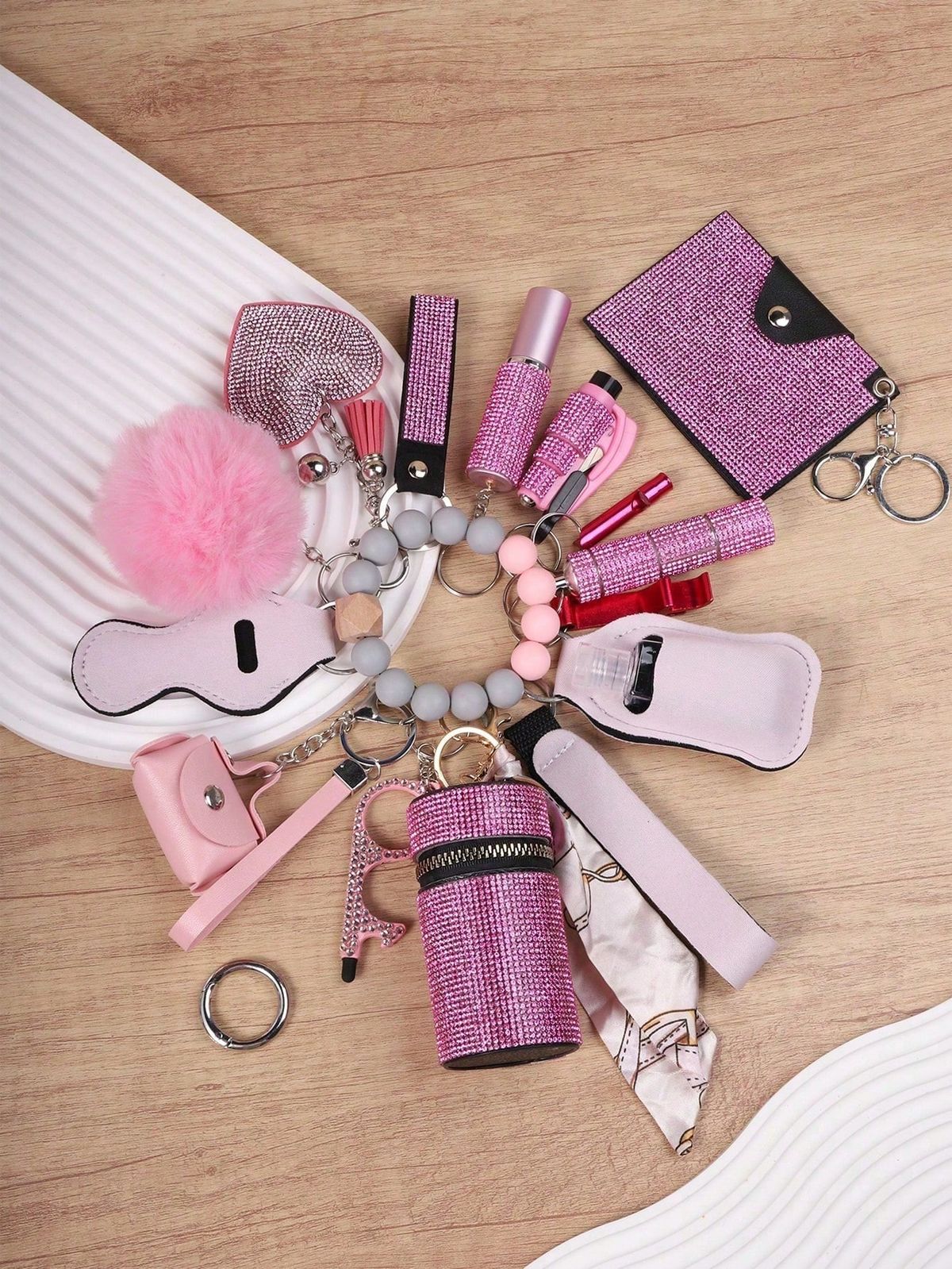 18 delar/set självförsvarsnyckelringsset för kvinnor, inklusive fönsterkrossare, flasköppnare, visselpipa, tvålask, läppstiftsask, armband, medicinask_voghion.com