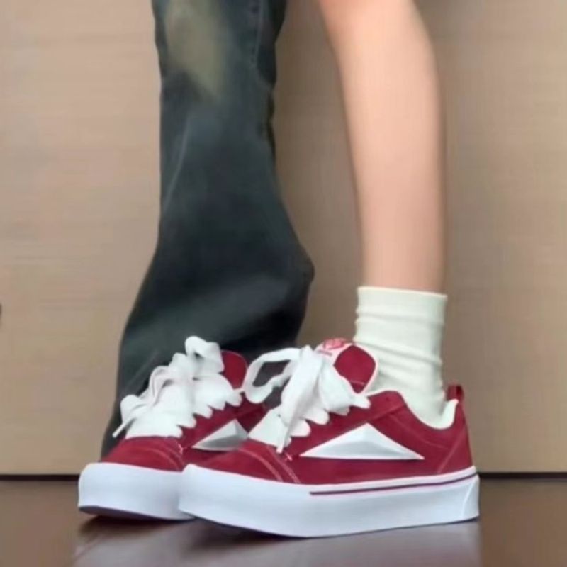 Amerikaanse wijnrode broodzachte canvas schoenen voor dames, veelzijdige herfst 2024 nieuwe casual skateboardschoenen, trendy ins_voghion.com