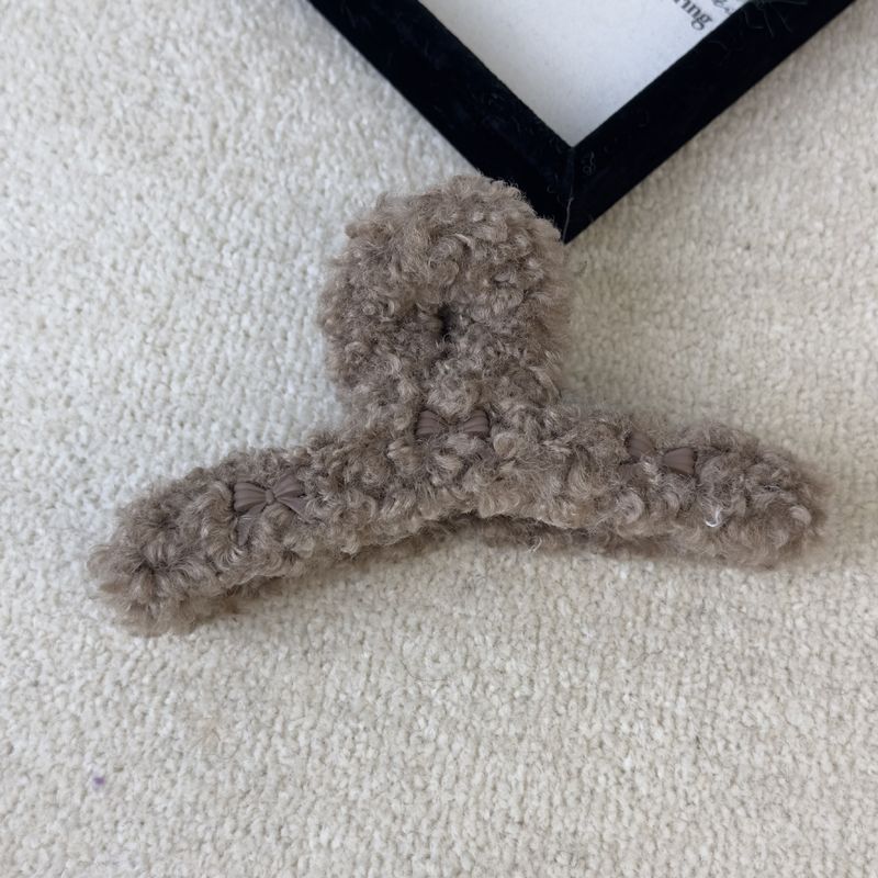 High-grade plush bow clip autumn and winter large elegant hairpin back head furry shark clip headdress clip_voghion.com