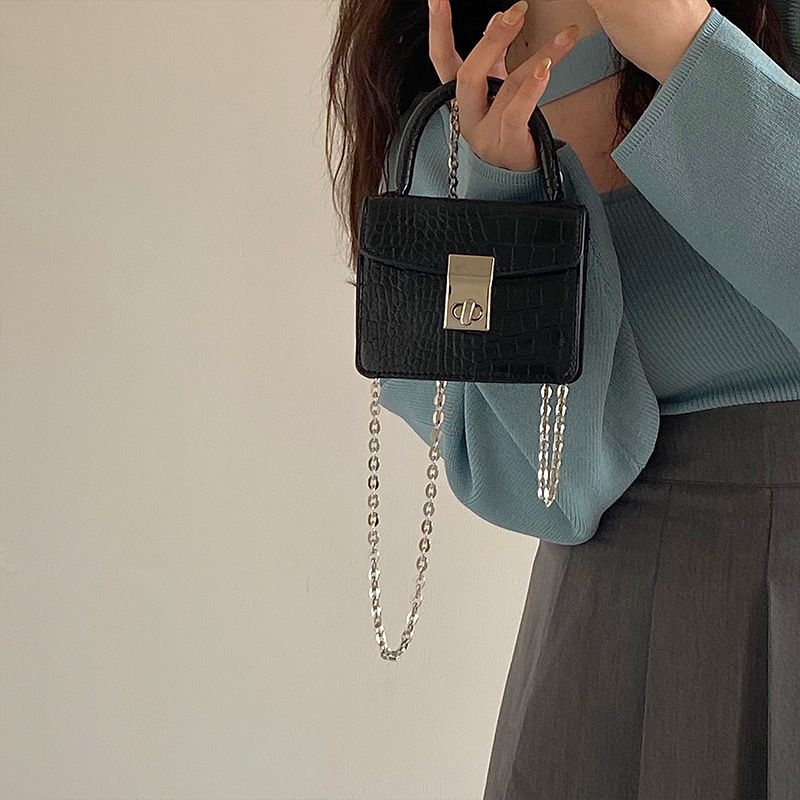 Niche high end lock small square bag 2024 new crocodile pattern fashion square chain shoulder bag messenger bag trend_voghion.com