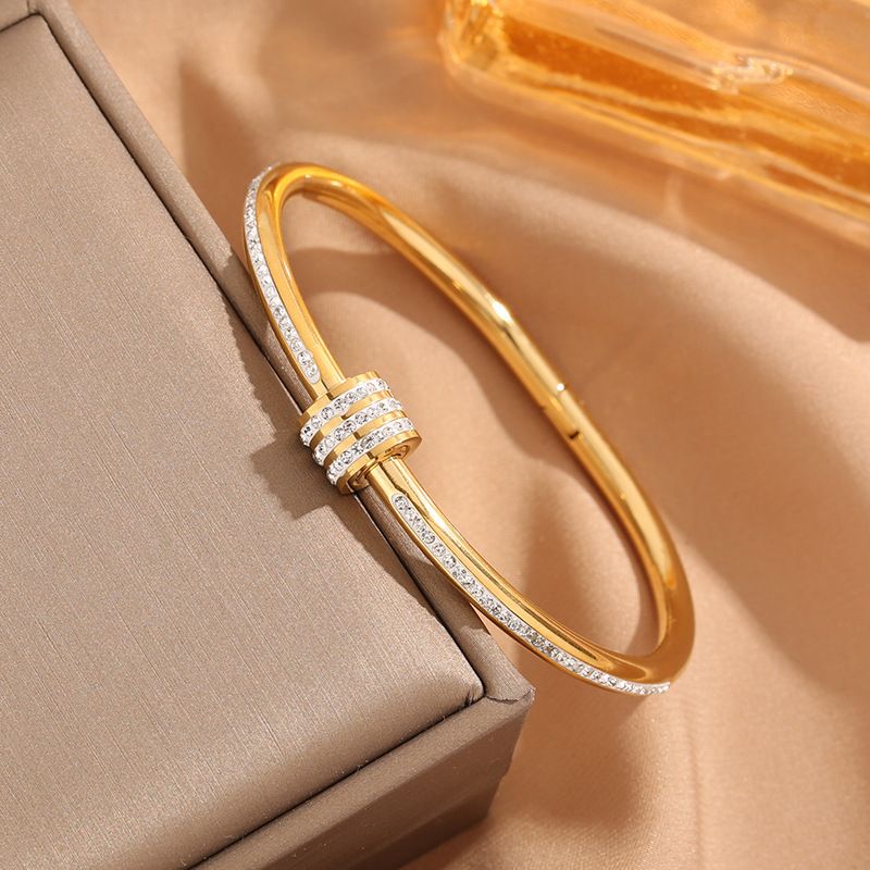 Xiao Man Waist New Titanium Steel Instagram Rose Simple Diamond Plated Gold Non fading Women's Bracelet_voghion.com
