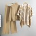 Damenbekleidung, elegante Dame, lässiger Stil, Strickpullover, Schal, Umhang, Hose mit weitem Bein, dreiteiliger Anzug_voghion.com