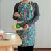 Moderne, wasserdichte Polyesterschürze – Blumen- und Natur-inspirierte Drucke, verstellbare Bänder zum Kochen, Backen, Gärtnern_voghion.com