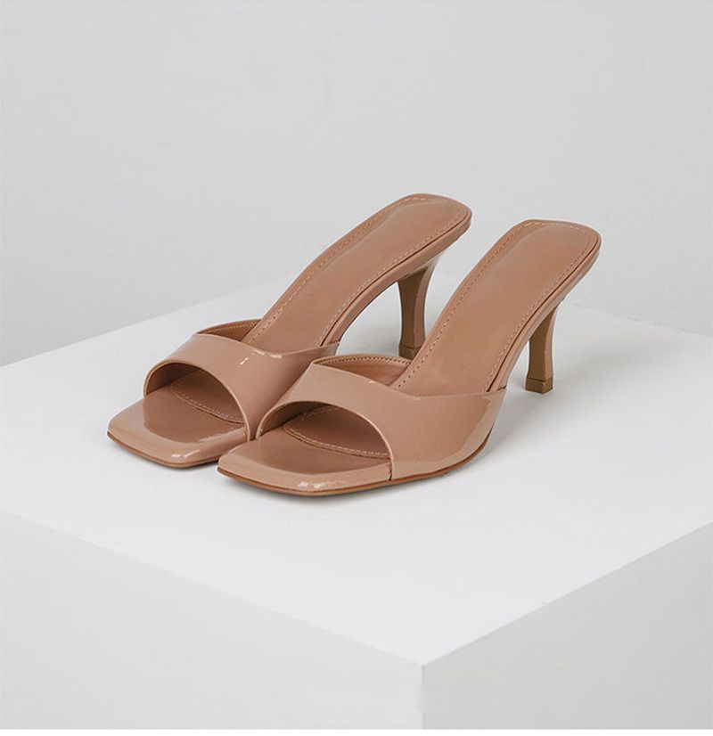 Sandali alla moda con punta quadrata stiletto europei e americani 2024 nuovi sandali da donna indipendenti stazione di grandi dimensioni sandali sexy con una linea_voghion.com