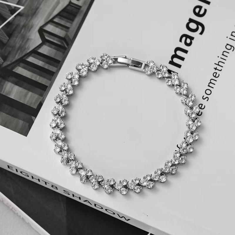 Bracciale romano super lucido in zircone 2024, nuovo stile da donna, design di nicchia, con diamanti intarsiati, squisito gioiello cubano fatto a mano._voghion.com