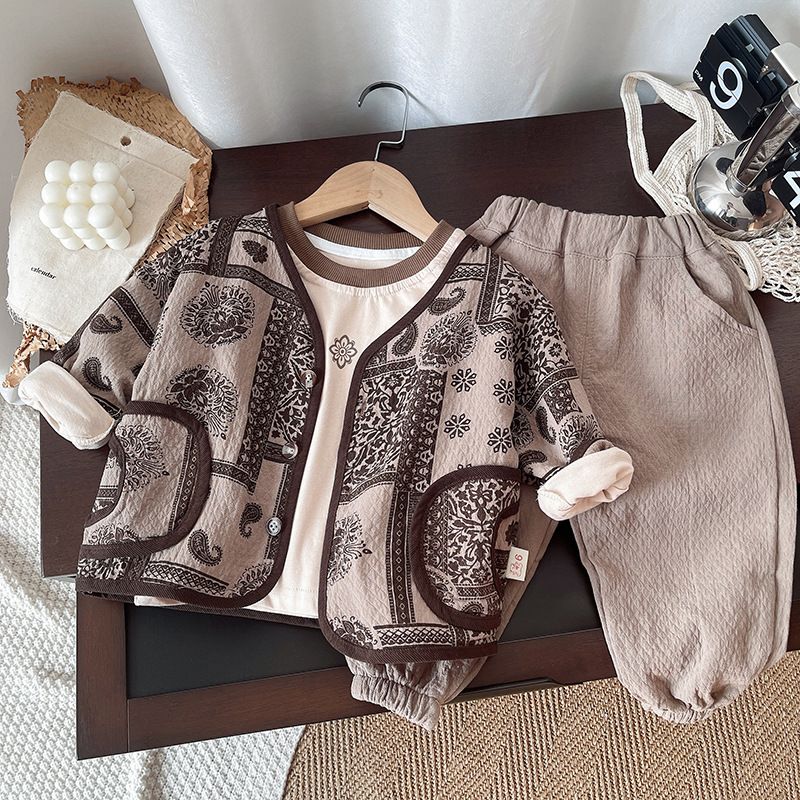 Beebi pikkade varrukatega sügisülikond poistele 2025. aasta uus laste kevad- ja sügisstiilis stiilne mantel sügisene retro kolmeosaline ülikond_voghion.com