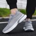 Herrenschuhe 2024 Neuer Stil Trend Einteiler Drop Shipping Laufschuhe mit weicher Sohle Fliegende gewebte Luftpolster Herren Freizeitsportschuhe_voghion.com