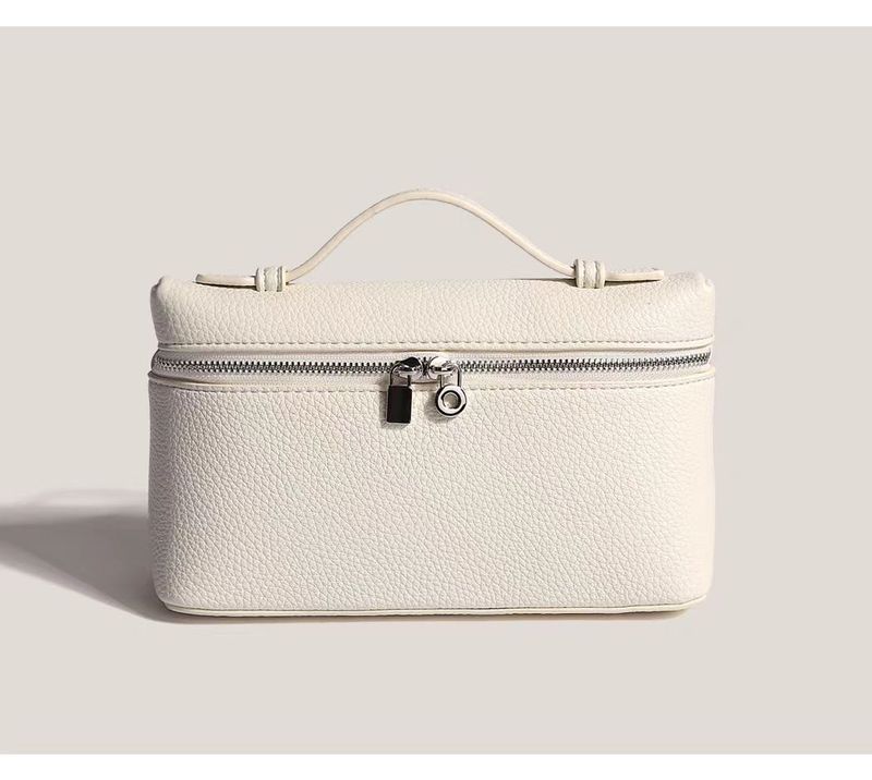 2025 Summer New Fashion Makeup Bag For Women Cosmetic Bags Storage Bag Shoulder Bag_voghion.com
