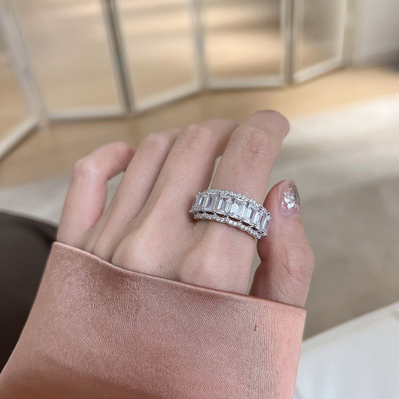 2024 leichter Luxus-Zirkon-Retro-Kreuz-Hohlring mit kaltem und individuellem offenem Zeigefingerring, koreanischer Instagram-Stil, vielseitiges Kunsthandwerk_voghion.com