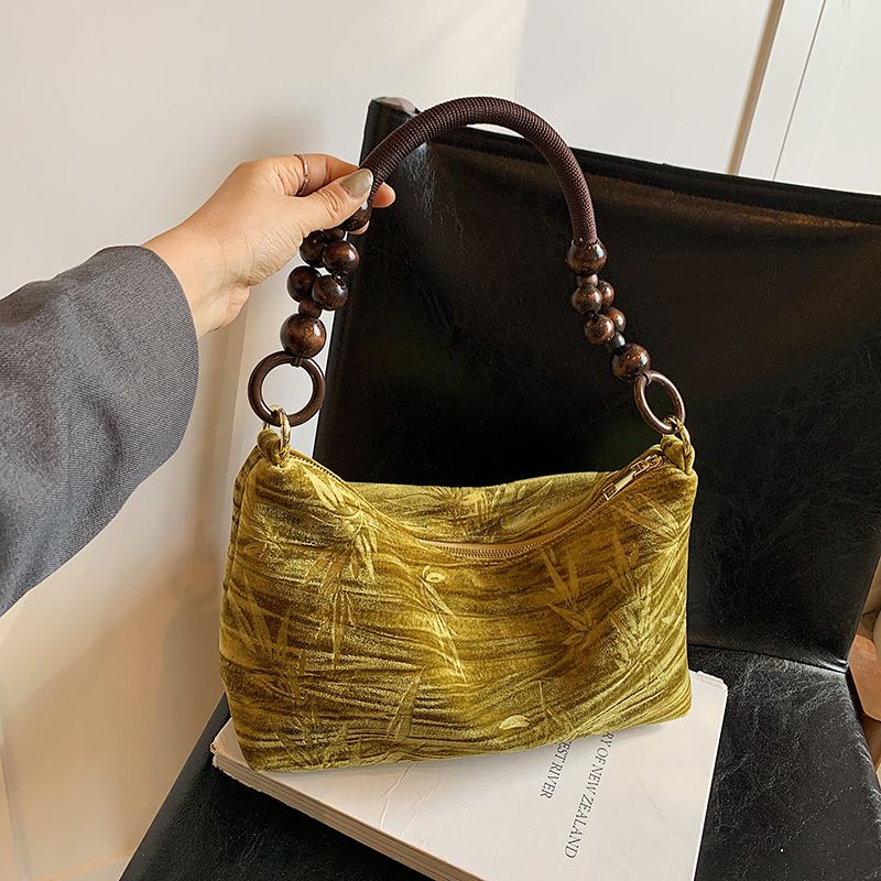 New moss green Chinese style small square with simple bead under the armpit, South Wind single shoulder velvet bag_voghion.com