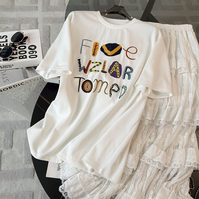 Damenbekleidung Lässige Modeanzüge für Frauen Sommer Neuer Stil Netz Rot Rundhalsausschnitt Briefdruck Kurzarm Spitze Langer Rock Zweiteiliger Anzug_voghion.com