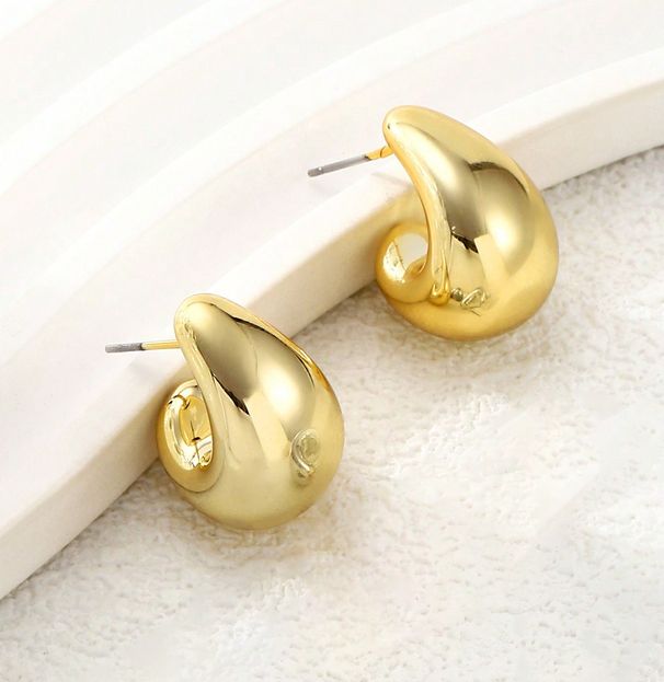 Orecchini eleganti di alta qualità con gocce d'acqua in stile macaron_voghion.com