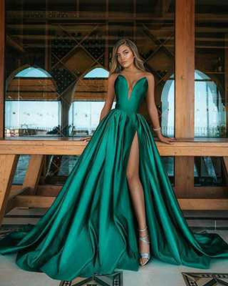 Vêtements pour femmes automne et hiver nouvelle robe de mariée sexy à jupe longue fendue en V profond_voghion.com