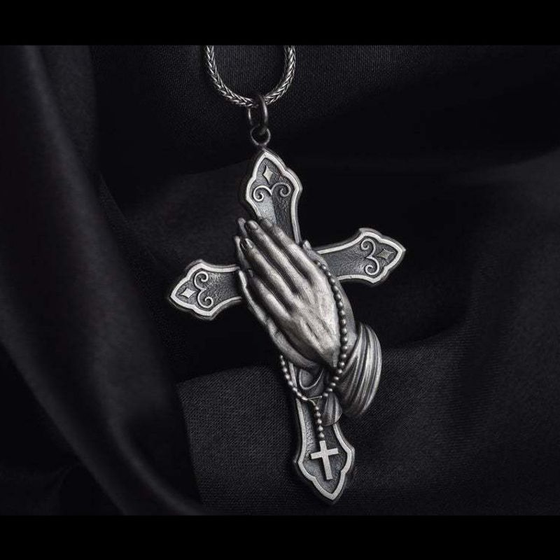 Collana con ciondolo a forma di croce con mani in preghiera, placcato in argento tailandese, nuovo stile_voghion.com