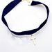 Collier ras du cou simple en velours noir avec croix pour femme_voghion.com