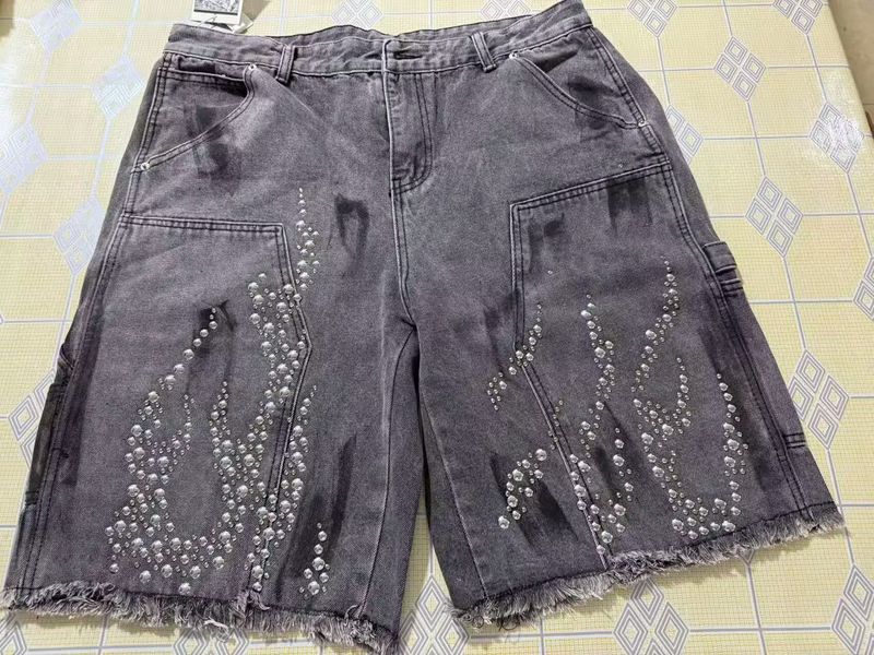 Pantaloncini in denim con borchie di diamanti pesanti da uomo, stile di tendenza della moda maschile, personalità, pantaloncini casual estivi larghi da strada_voghion.com