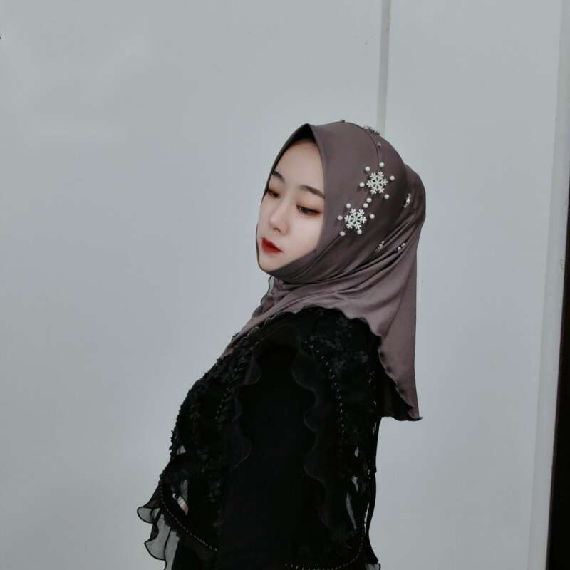 Niha (cappello morbido con bordo a fiocco di neve in seta di latte) Nuova sciarpa foulard_voghion.com