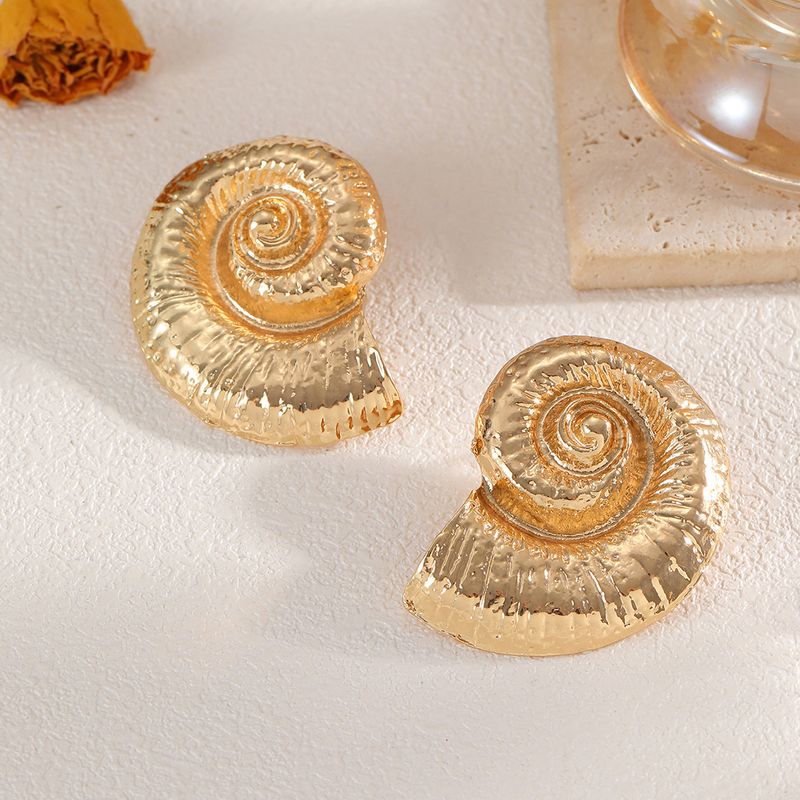Orecchini a conchiglia di alta qualità in stile oceano, di alta qualità, alla moda, da indossare tutti i giorni, con filettature in metallo._voghion.com