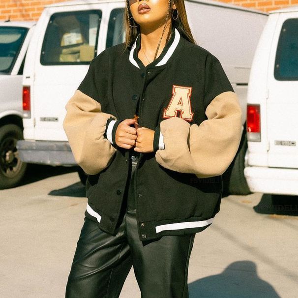 Chaqueta de béisbol engrosada de lana con letras para mujer_voghion.com