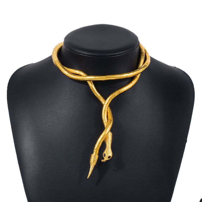 2023 New Hot Selling Personalized Wrapped Snake Necklace With European And American Small Form Design Sense Spicy Girl_voghion.com