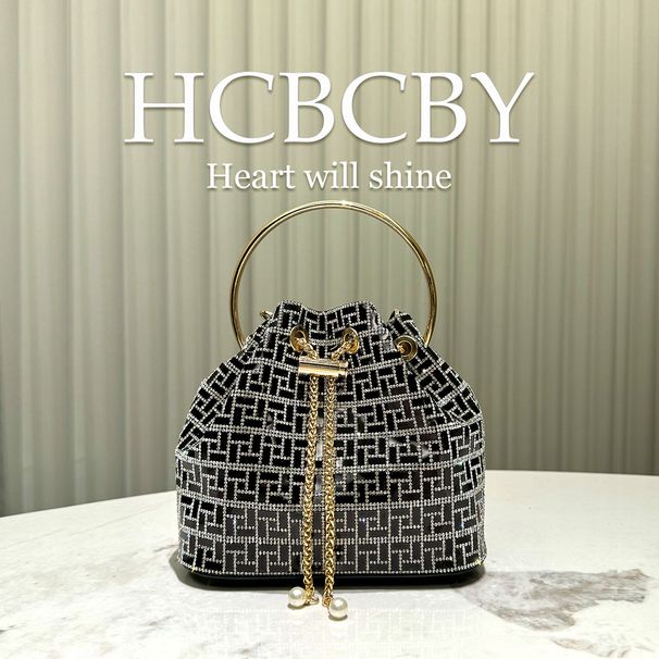 Schwarze, glänzende, wunderschöne, mit Strasssteinen verzierte Beuteltasche, stilvolle und elegante Handtasche für Damen, luxuriöse Abendtasche_voghion.com