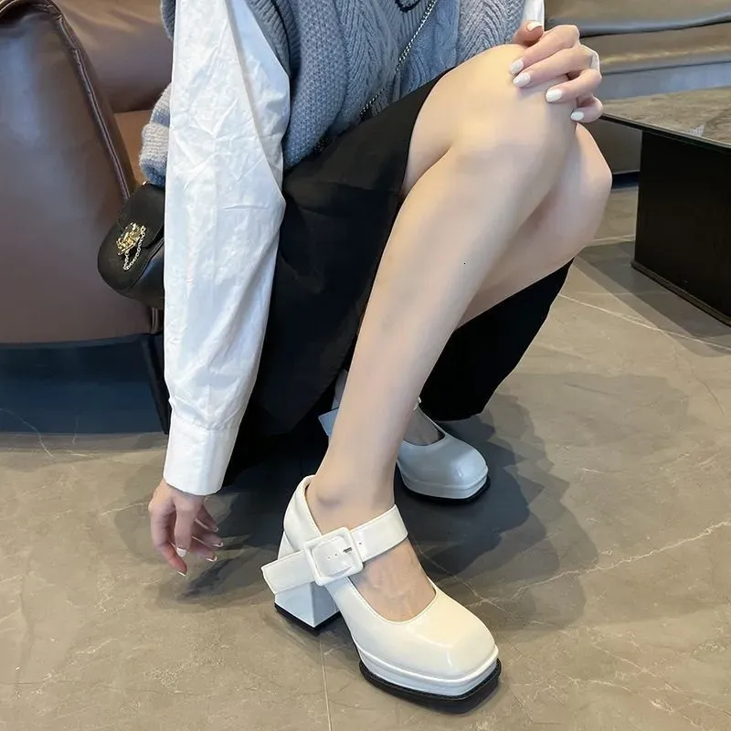 Karree JK würzig mädchen dicken high heels Mary Jane schuhe frauen neue stil einzigen schnalle kleine leder_voghion.com