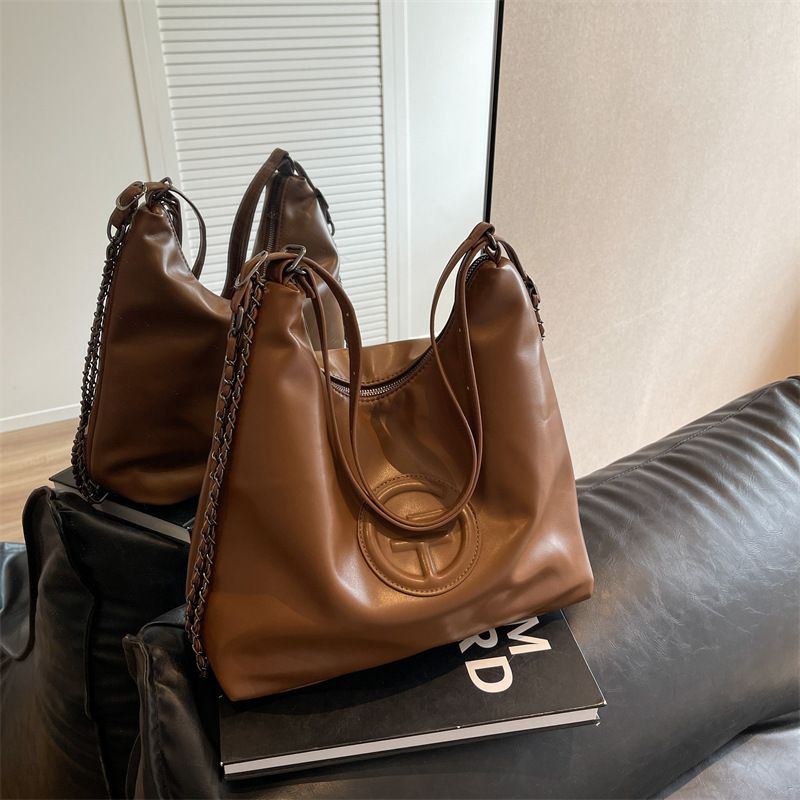 2023 neue Damen-Pendlertasche, High-End-Freizeittasche aus weichem Leder, Rucksack mit großem Fassungsvermögen, trendige Textur-Kettentasche_voghion.com