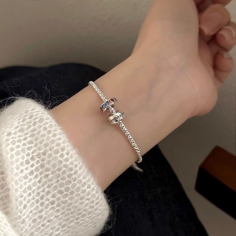 Collana con ciondolo portafortuna arcobaleno in argento puro di Niche Design S per donna, leggera, lussuosa, alla moda, elegante, versatile, di alta gamma_voghion.com