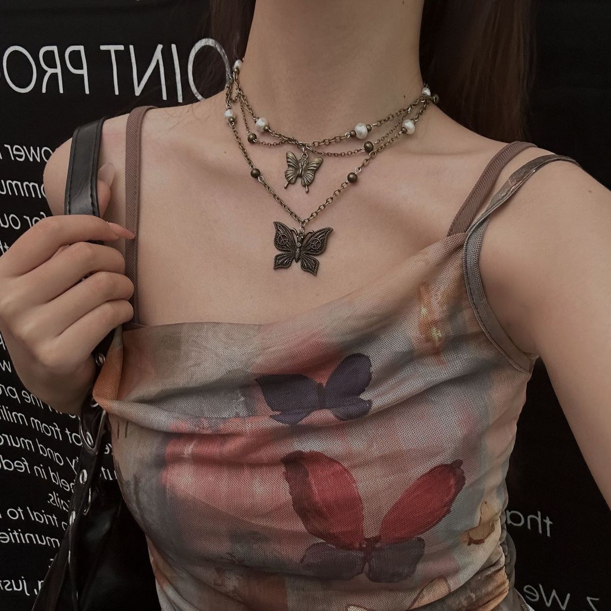 Süße und coole Retro-Doppelschicht-Schmetterlingsperlenkette für heiße Mädchen, hochwertige Schlüsselbeinkette, schwere Arbeit, alte Nischendesign-Halskette_voghion.com