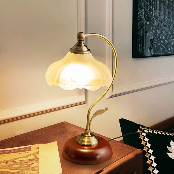 Europäische kreative Tisch Master Ins Mädchen Stil Schlafzimmer Nachttischlampe warmes Licht gemütlich romantisch Touch Sensor_voghion.com