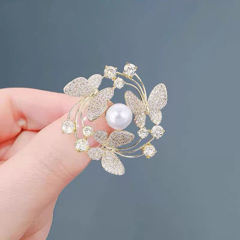 Pearl Butterfly Brooch High-end Women's Delicate Small Fragrant Style Corsage Pin Accessories Temperament Suit Coat Anti-light Buckle_voghion.com