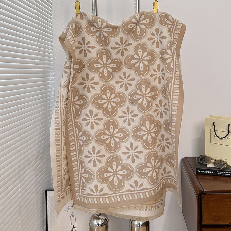 Autumn and winter new petal art high-end women's cashmere print pattern warm shawl scarf_voghion.com