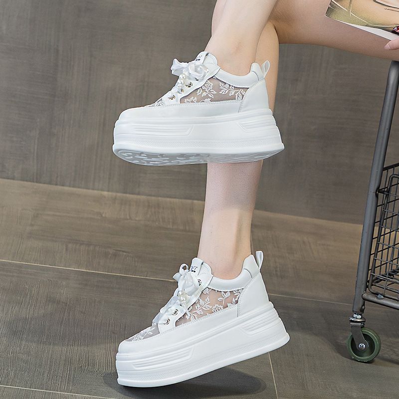 Baskets blanches à talon caché en maille pour femmes, chaussures décontractées multifonctions à plateforme épaisse, confortables et légères, nouvelle collection été 2025_voghion.com