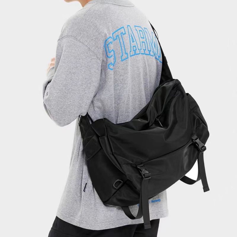 Large Capacity Crossbody Bag Men's Sports And Fitness Fashion Workwear Crossbody Bag_voghion.com