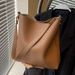 Commuting for women 2024 new trendy and high-end Meilad shoulder with large capacity crossbody bucket bag_voghion.com