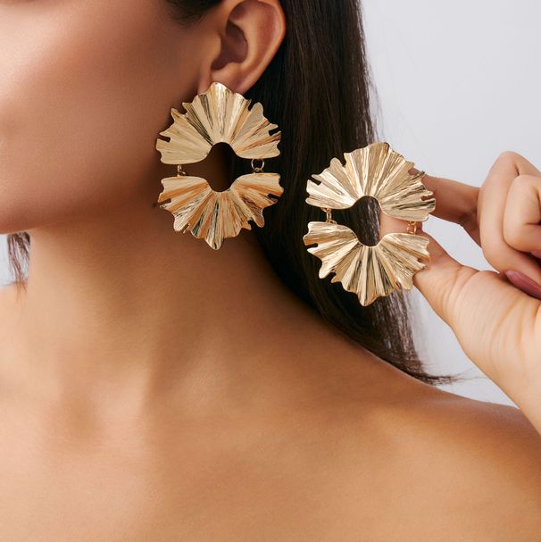 Orecchini pendenti con perle e girasole plissettati, linea di moda Ins, clip per orecchini a clip_voghion.com