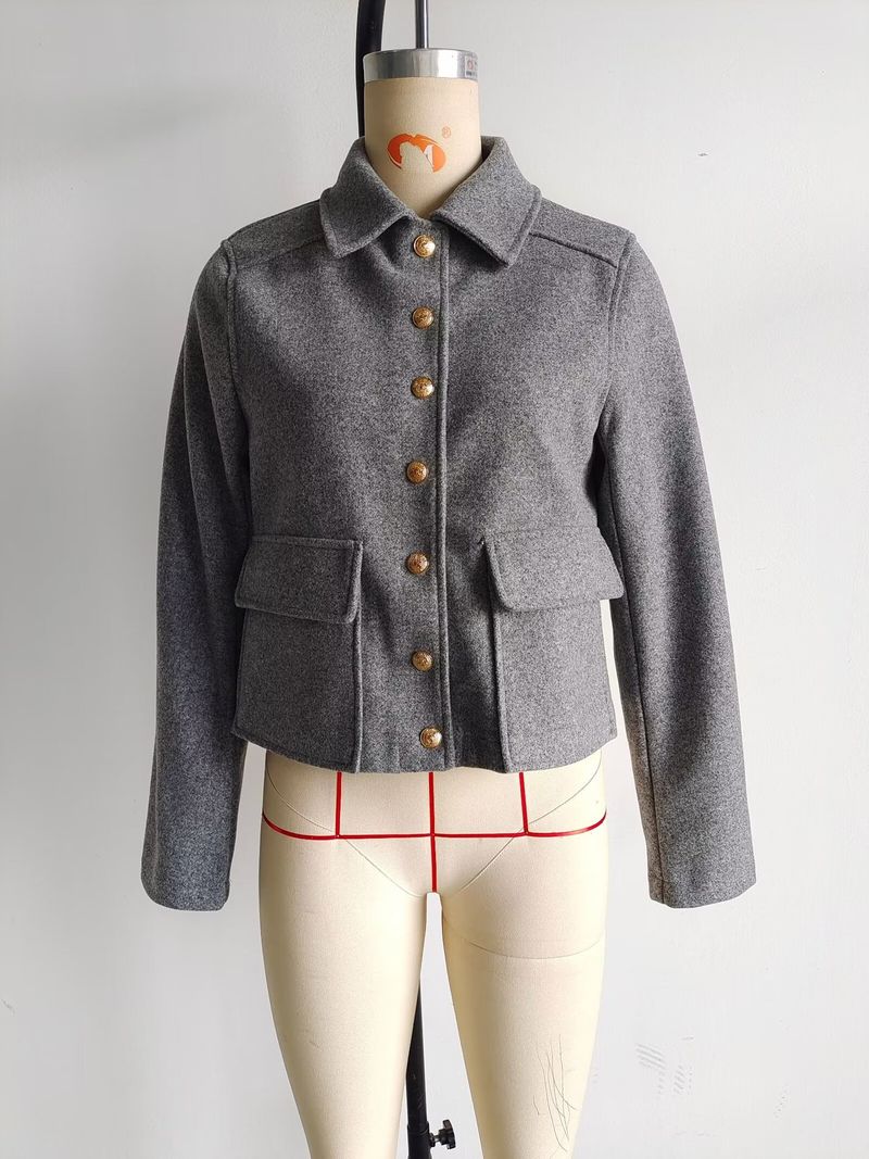 Ropa de mujer Otoño/Invierno 2024 Nueva chaqueta decorativa con hebilla de metal suave de un solo pecho_voghion.com