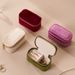 Schmuckkästchen aus Samt – Kompaktes Reiseetui für Ohrringe, Ringe und Halsketten (8,5 x 4,5 x 4,5 cm, Geschenkfertig, 4 Farben)_voghion.com