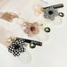 Portachiavi per auto con ciondolo a forma di testa di fiore con perla e nappa, grazioso accessorio con strass, decorazione per borsa_voghion.com