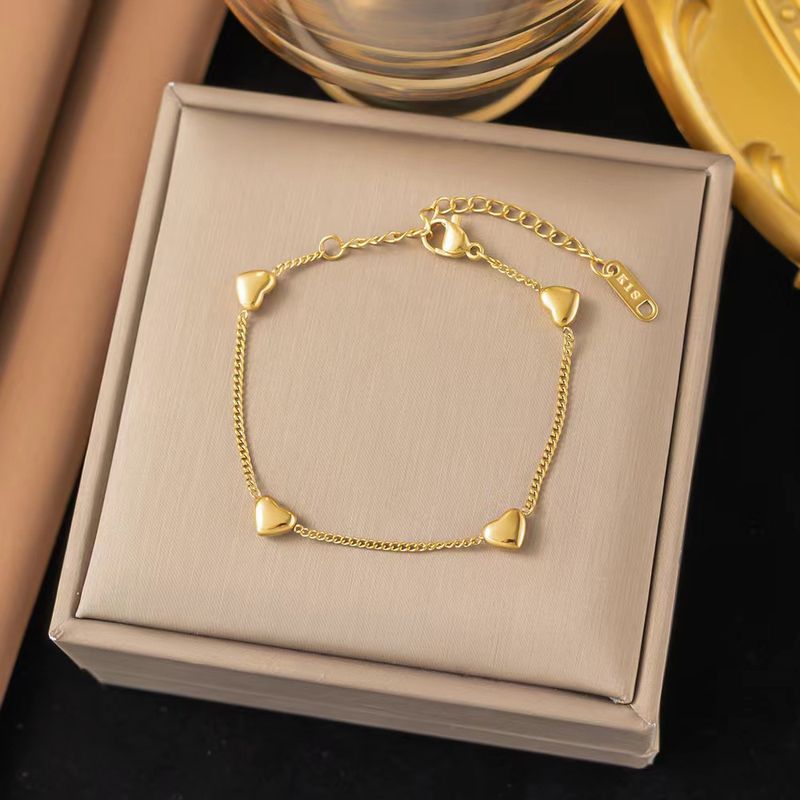 Europäesche Stil Perséinlechkeet villsäiteger Peach Häerz Nisch Design Léift Armband Titan Stol Gold-plated Bijouen Set_voghion.com