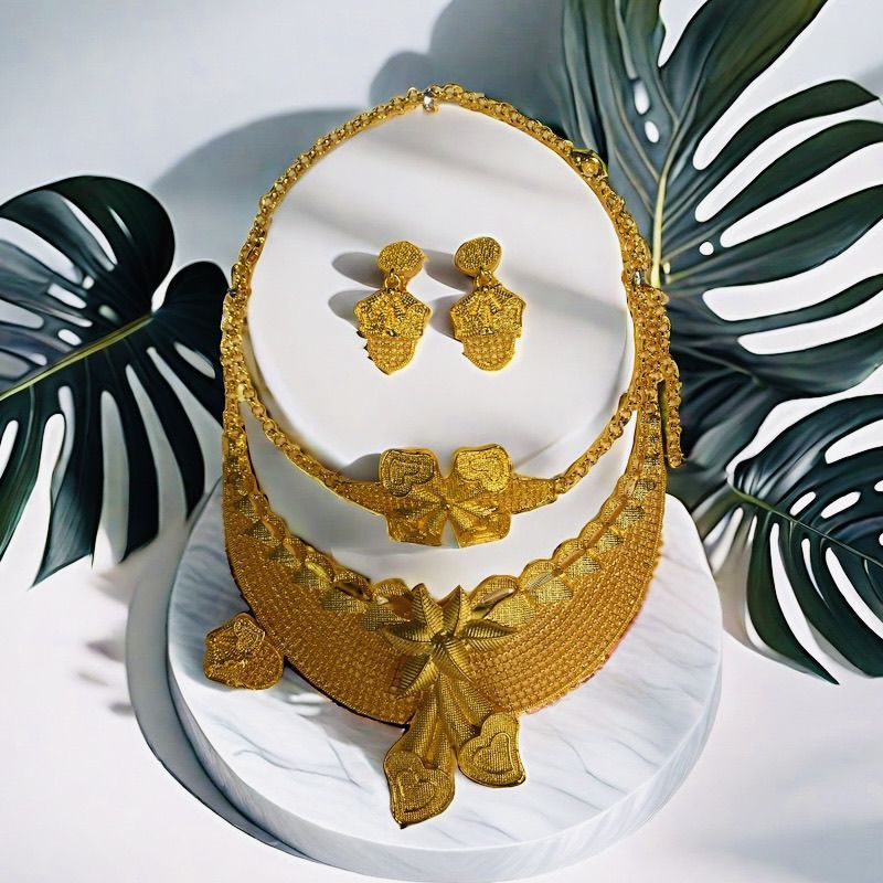 De villseitege ethnesche Stil vun den thailännesche Fraen verschwënnt net beim Duschen. Dir kënnt de modeschen an trendy Stil vun der Braut benotzen._voghion.com