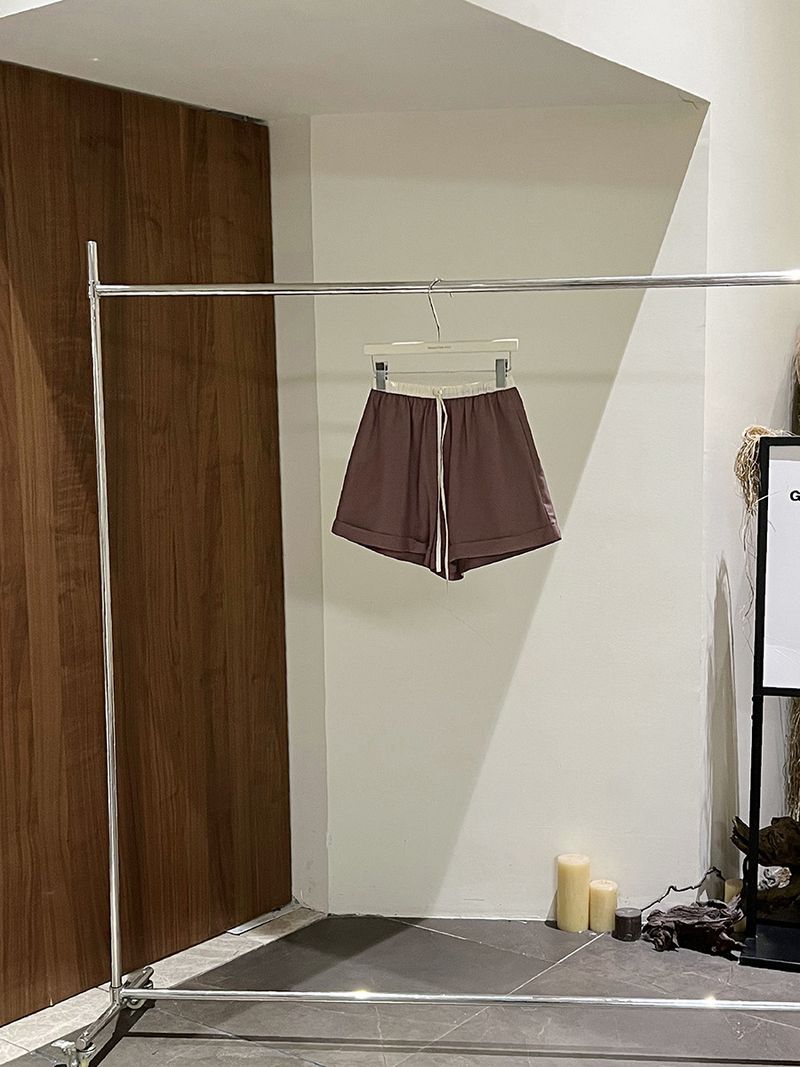 2025s Chu Da Thirteen Lines 2025 Summer New Simple Versatile Rolled Hem Color Block Drawstring Casual Shorts For Women KA536_voghion.com