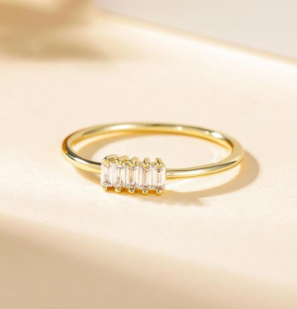 S925 sterlingsølvring til kvinder, moderigtig og elegant, indlagt med rektangulær zirkon, enkel og nichering_voghion.com