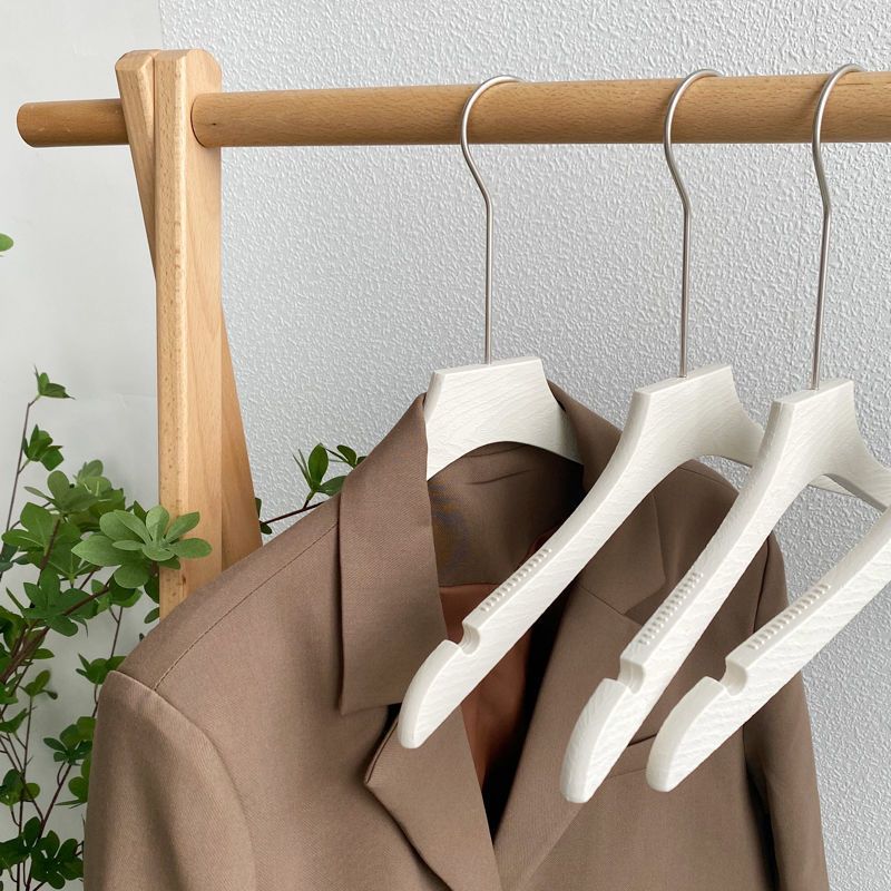 Porte-vêtements en plastique grain de bois antidérapant sans trace pour la maison_voghion.com