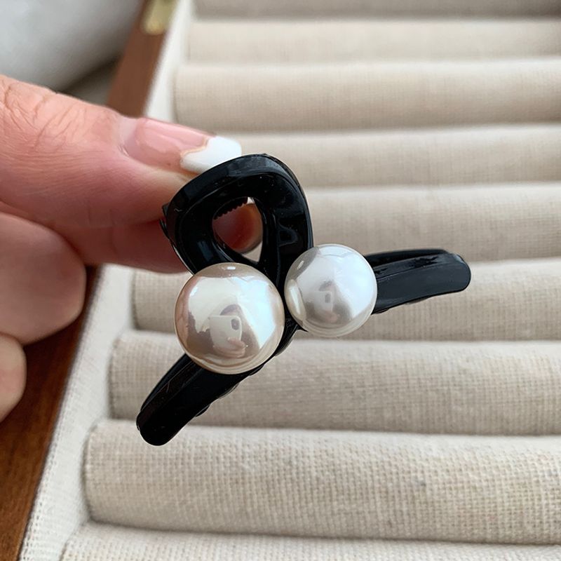 Simple mini pearl trumpet clip female princess head bangs hair clip forehead side headdress hairpin hair accessories_voghion.com