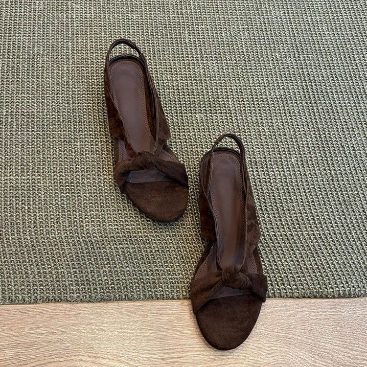 Sandálias romanas femininas versáteis, com design exclusivo, bico redondo, tira cruzada e salto aberto_voghion.com