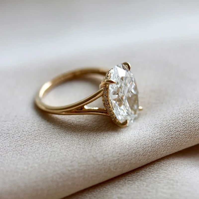 High-Value Versatile Elegant Sparkling Oval Pigeon Egg Minimalist Style High-End Index Finger Ring_voghion.com