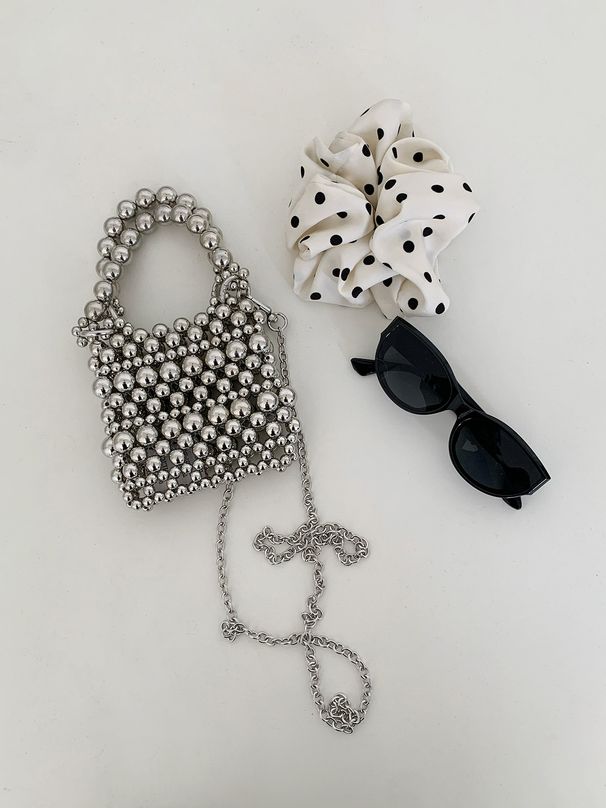 Borsa a tracolla intrecciata a mano con catena argentata esterna, mini borsa a tracolla con perline, nuova primavera ed estate 2025, casual, elegante, squisita._voghion.com