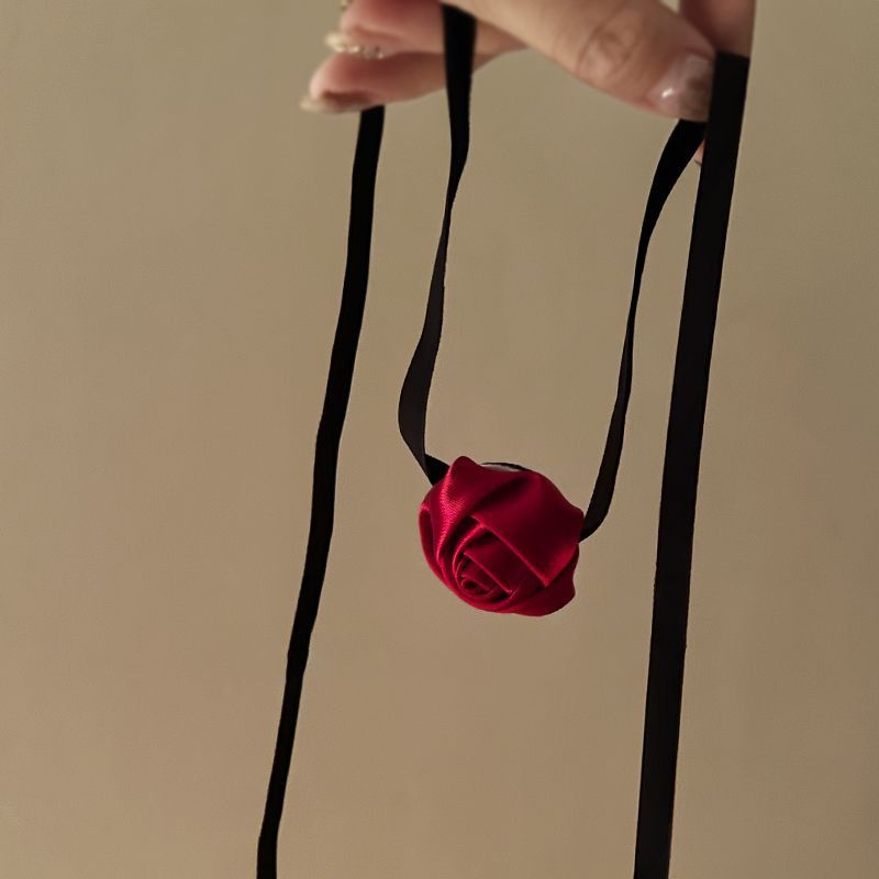 Fabric Streamer Rose Necklace 2025 New Ins Sweet Temperament Fashion Neck Chain Design Sense Niche Item Jewelry_voghion.com