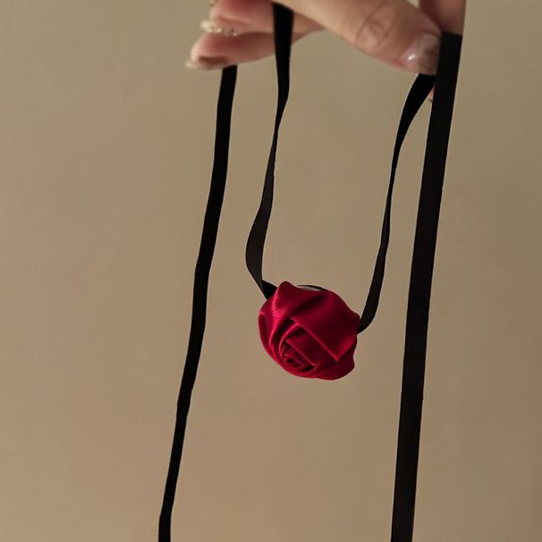 Fabric Streamer Rose Necklace 2025 New Ins Sweet Temperament Fashion Neck Chain Design Sense Niche Item Jewelry_voghion.com